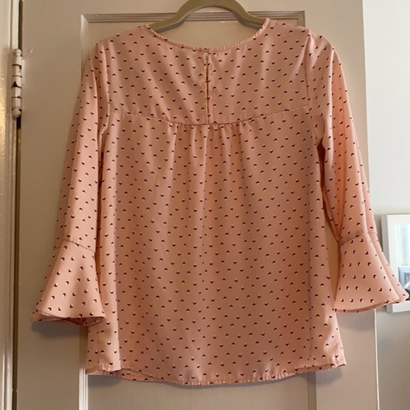 Old Navy sz small pink 3/4 bell sleeve top with button keyhole detail in back - Picture 5 of 9